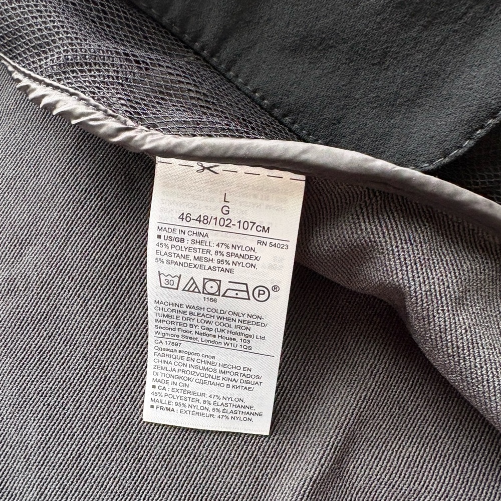 Banana Republic Men's Black Hooded Windbreaker - Picture 6 of 9